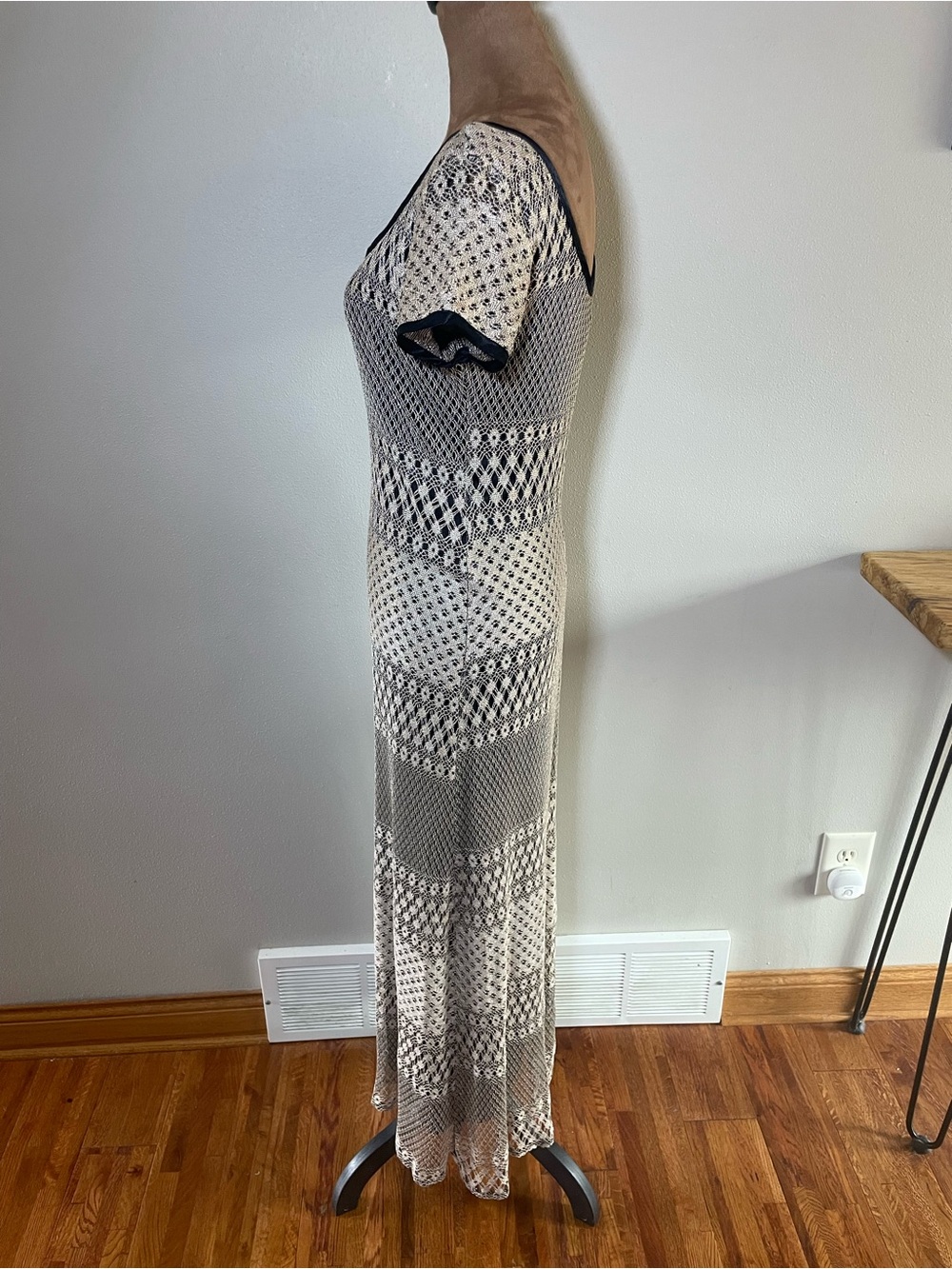 Vintage 1990’s Maurice’s black and cream crochet overlay mid dress - Picture 2 of 10